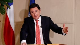 Squella acusa a Bachelet y Boric de formar una “alianza para dañar a Chile” tras críticas a gobierno de Kast