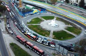 “Superlunes” con tropiezos: corte de luz y congestión marcan el retorno masivo en Santiago