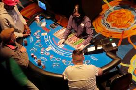 Autoridad renueva permiso a 10 casinos y llamará a nuevo concurso en Antofagasta tras desestimiento de Enjoy