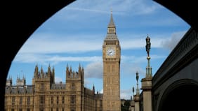 Estafadas y con maletas llenas de ilusión: el drama de adultas mayores que fueron engañadas con falso viaje a Inglaterra