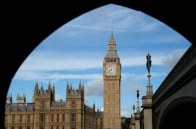 Estafadas y con maletas llenas de ilusión: el drama de adultas mayores que fueron engañadas con falso viaje a Inglaterra