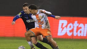 Goles, polémica y mucha lluvia marcaron la guerra de goles del empate entre Huachipato y Cobresal