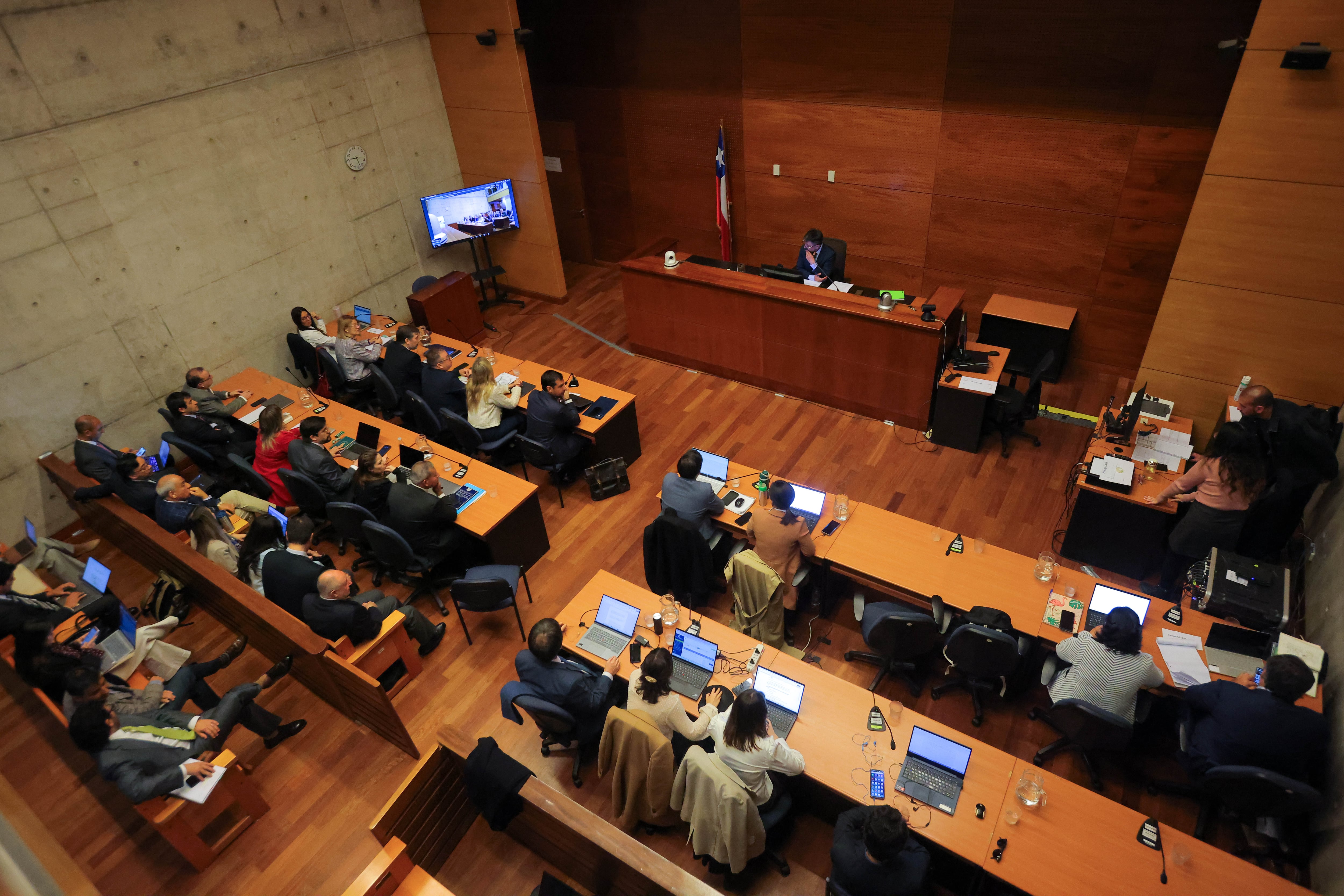 Fiscalía detalla maniobras de trama bielorrusa, reformaliza a Vivanco y formaliza al exdiputado Gabriel Silber