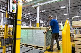 Ofertas de trabajo en EEUU suben inesperadamente a 11,2 millones y superan las estimaciones