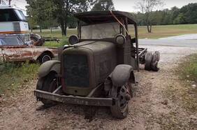¿Verdad o no? Esta nonagenaria camioneta GMC arrancó tras estar 81 años sin andar