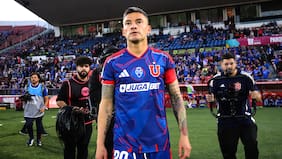 Un encontrón que no se vio en la transmisión: el golpe de Charles Aránguiz a un camarógrafo de TNT Sports