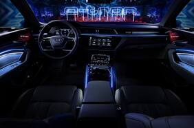 Audi devela el moderno interior del e-tron