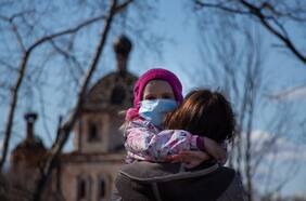 El coronavirus se está convirtiendo en una enfermedad que cada vez afecta a más niños