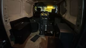 Ocho sujetos fueron detenidos tras robo a local comercial en Providencia: intentaron robar 12 computadores gamer