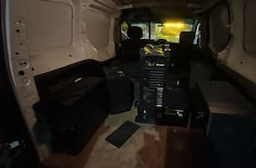 Ocho sujetos fueron detenidos tras robo a local comercial en Providencia: intentaron robar 12 computadores gamer