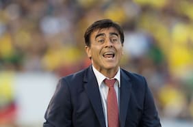 “Hijo de pu...”: el nuevo show de Gustavo Quinteros en Argentina en la derrota de Independiente ante Lanús