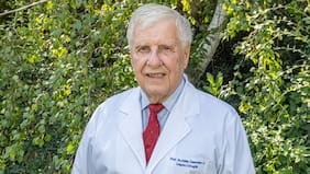 Dr. Attila Csendes, pionero en el desarrollo de la cirugía bariátrica en Chile, obtiene el Premio Nacional de Medicina 2026