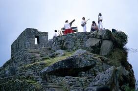 Entre hippies y lugares perdidos: los secretos del nuevo documental de Los Jaivas según sus realizadores