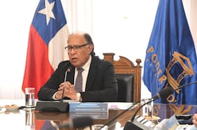 Diputados oficialistas dan a conocer argumentos de acusación constitucional contra ministro Simpertigue