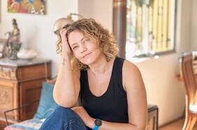 Carolina Brown, escritora: “Los influencers se hacen famosos de manera circunstancial, no hay un trabajo o un talento, es puro humo”