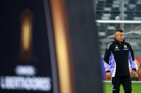 Con el Superclásico a la vista: el plan de emergencia que prepara Colo Colo tras la caída libre de Jorge Almirón