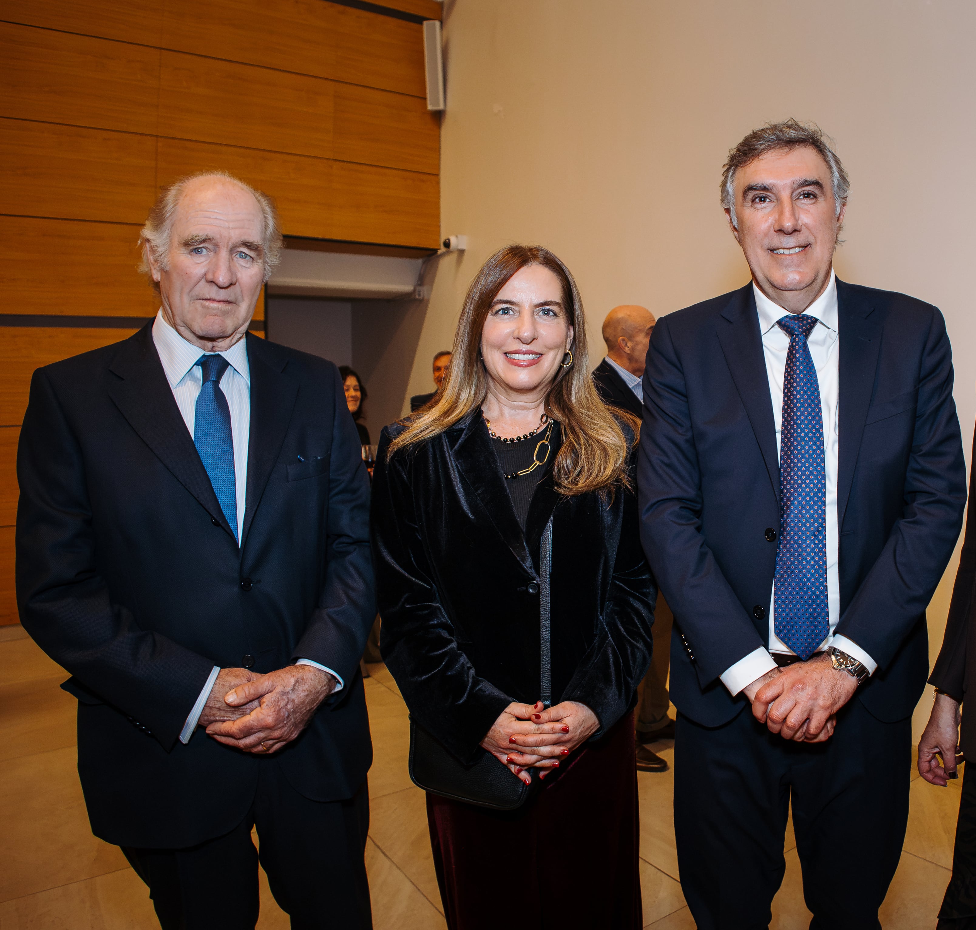 Christian Bate junto a Soledad Figueroa, secretaria general de INACAP y Fernando Ruiz.