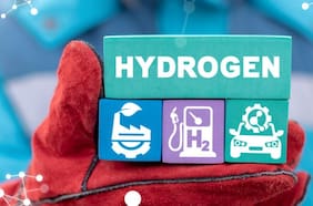 Se requieren técnicos especializados en hidrógeno verde y energías renovables: las profesiones que impulsan la transición energética