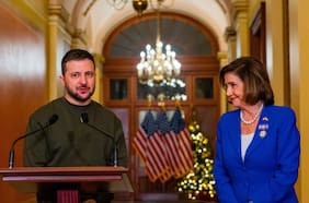 Nancy Pelosi compara visita de Zelensky a EE.UU. con la de Winston Churchill en la Segunda Guerra Mundial