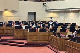 Acusan que diputados opositores abandonaron sala de la Cámara para que “no hubiera quórum” en sesión especial sobre Chadwick y Hermosilla