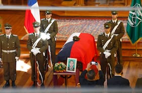 Presidente Kast asiste a misa fúnebre del sargento de Carabineros Javier Figueroa en Puerto Varas