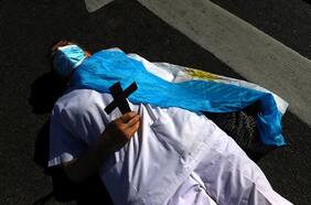 Fact Checking: ¿Argentina supera a Estados Unidos en muertos por Covid? ¿Alimentarse bien previene el coronavirus?