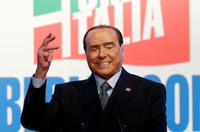 El retorno de Berlusconi: su apuesta por TikTok para entrar al Parlamento nueve años después de su expulsión