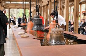 “Al río Maipo”: la instalación artística con la que el Centro del Vino Concha y Toro celebra su primer aniversario