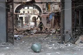 “Lo peor está por venir”: Rusia refuerza ataques en el Mar Negro y rodea ciudades clave