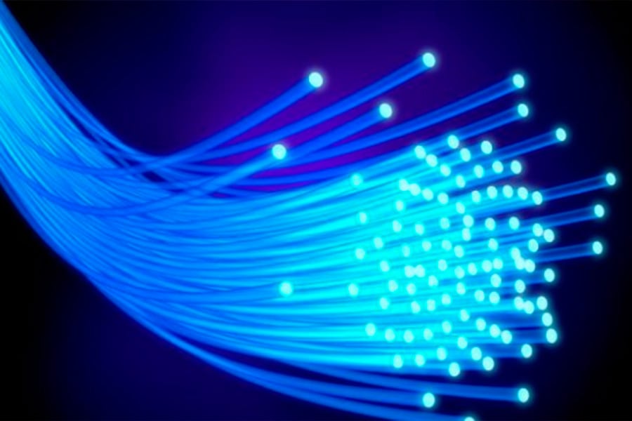 El último bastión de Telefónica en Chile: mayorista de fibra óptica OnNet se pone a la venta