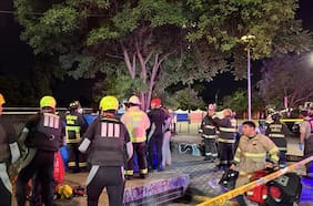 Bomberos rescata a dos personas que cayeron al canal San Carlos en La Florida: dos voluntarios terminaron lesionados