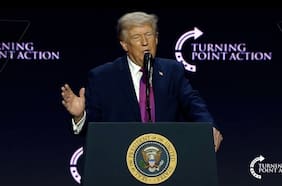 Trump afirma que para lograr un acuerdo de paz es esencial que EE.UU. tome el control del material nuclear de Irán