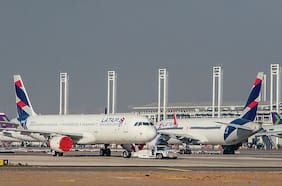 Fitch vuelve a reducir la clasificación de riesgo de Latam Airlines