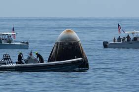 Cápsula de Space X regresa con éxito a la Tierra