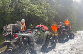 Nieve y viento blanco complica búsqueda de tres trabajadores extraviados en la alta montaña de la Región de Los Lagos