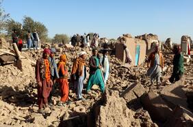 Afganistán: más de 800 muertos por terremoto en el este del país