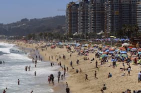 Descifra: 49% de los chilenos cree que el comportamiento en vacaciones y feriados ha empeorado