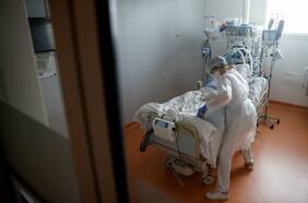 Jóvenes, sanos y deportistas están copando las UCI; la vacuna está funcionando en Chile y experto explica por qué cree que la pandemia no termina: tres cosas que aprendimos del coronavirus esta semana