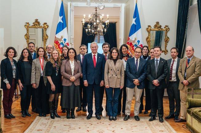Comisiones asesoras y técnicas: cómo el gobierno de Kast ha apostado por órganos consultivos en sus primeros cuatro meses