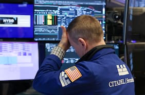 El nuevo cruce entre China y Estados Unidos mueve a Wall Street y el Ipsa recupera los 9.000 puntos