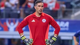 Claudio Bravo cuestiona el discurso de Nicolás Córdova en la Roja: “Se pierde el concepto del trabajo cuando vas de derrota tras derrota”