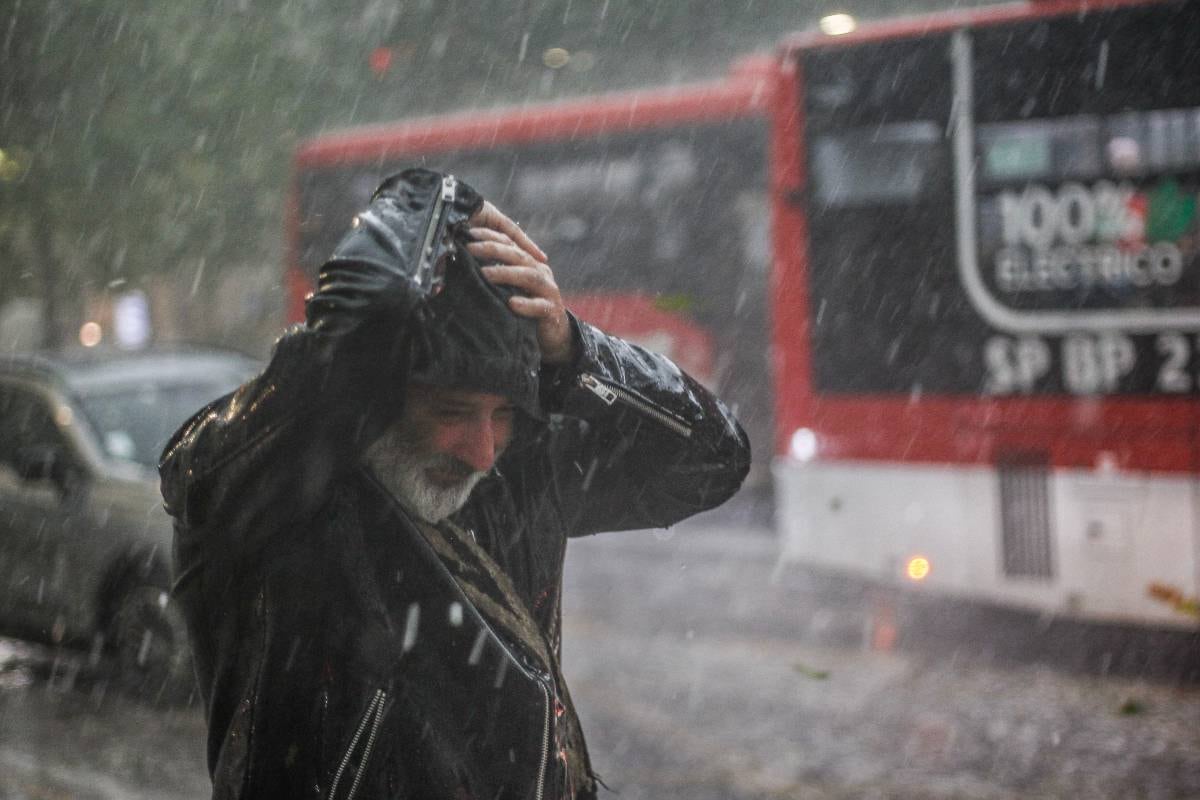 Anticipan el regreso de la lluvia en Santiago: cuándo y qué podría pasar