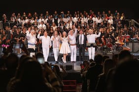 Orquesta y Coro SIP hicieron vibrar el Teatro Municipal de Santiago junto a Los Jaivas