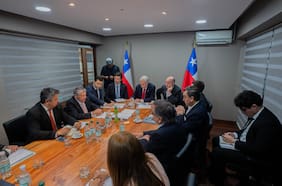 Asociaciones de municipalidades valoran encuentro con Kast donde plantearon necesidades urgentes