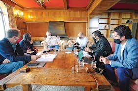 Una nueva crisis oficialista: El golpe en el comité político por el segundo retiro de AFP