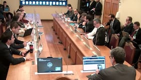 Errores en cédulas de migrantes: diputados de comisión de Gobierno escuchan a Omar Morales y convocan a Thayer