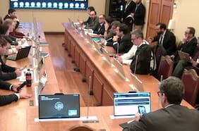 Errores en cédulas de migrantes: diputados de comisión de Gobierno escuchan a Omar Morales y convocan a Thayer