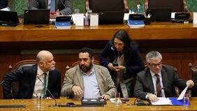 FES en horas clave: gobierno pasa susto con su proyecto más sentido por rebelión socialista y de la DC