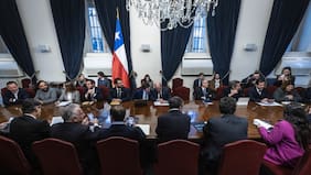 Sin humo blanco por contribuciones: Hacienda cierra la puerta a alcaldes por focalización, propone nuevo fondo y traslada debate al Senado