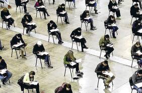 Fin de la alerta sanitaria: Minsal alarga ejercicio de 2.348 médicos sin Eunacom